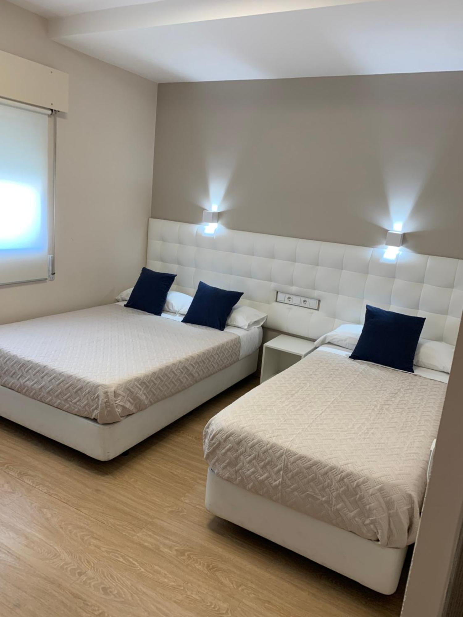 Hostal El Rocio Paracuellos de Jarama Buitenkant foto