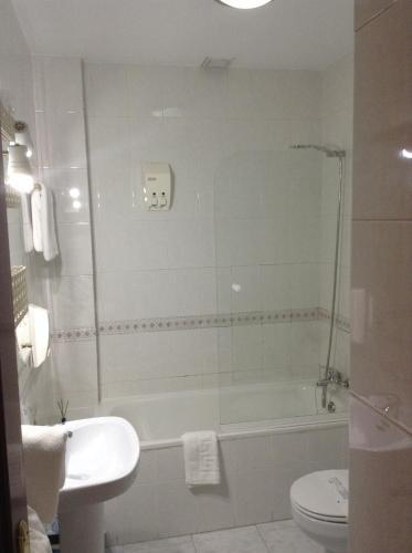 Hostal El Rocio Paracuellos de Jarama Buitenkant foto